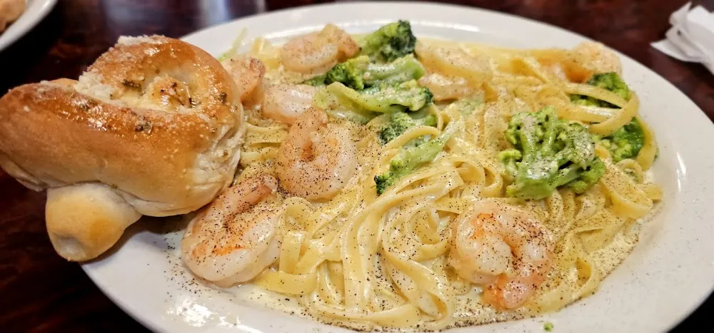 Shrimp Alfredo with Broccoli and a Garlic Knot